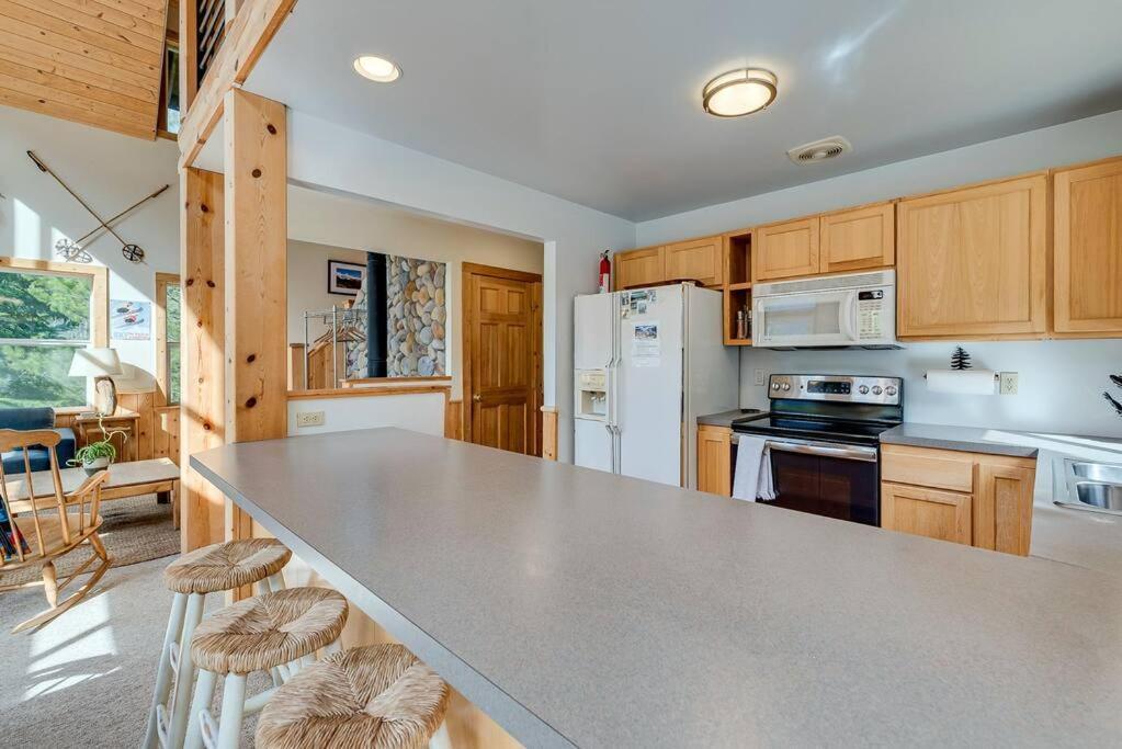 Hot Tub Cool Views: Roaring Creek Cabin Leavenworth Εξωτερικό φωτογραφία