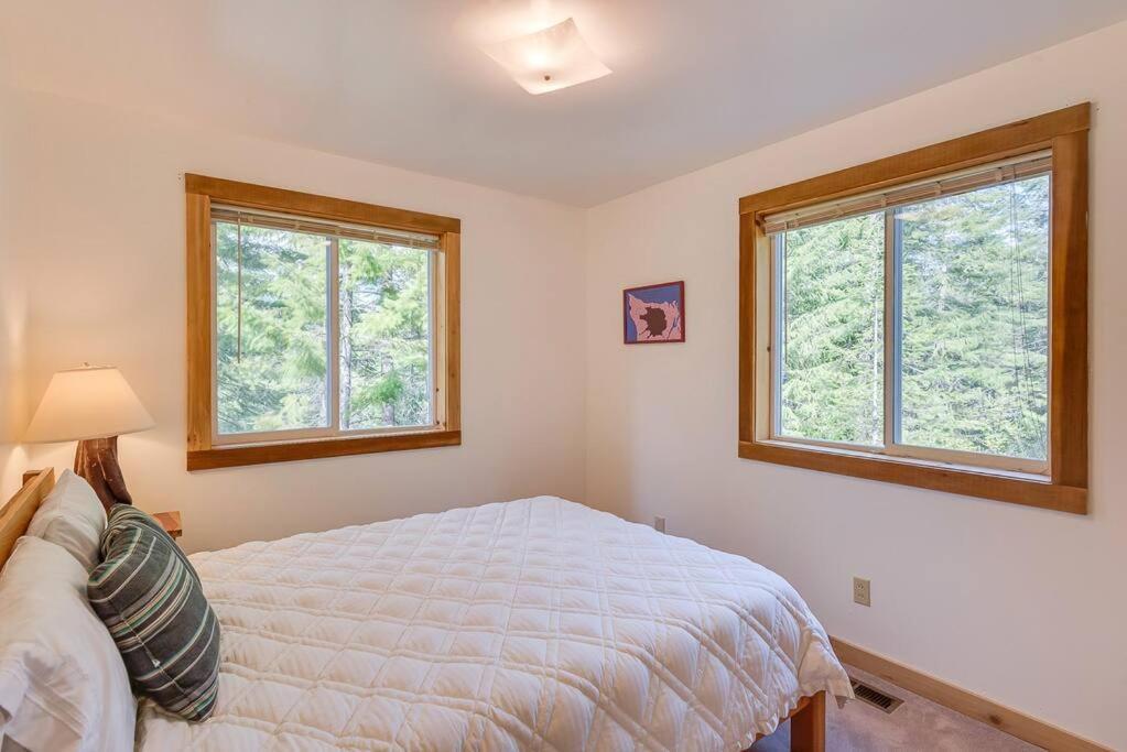 Hot Tub Cool Views: Roaring Creek Cabin Leavenworth Εξωτερικό φωτογραφία