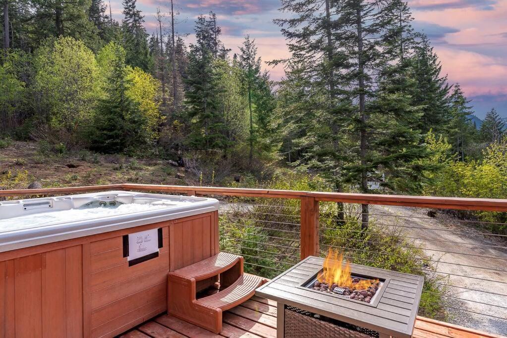 Hot Tub Cool Views: Roaring Creek Cabin Leavenworth Εξωτερικό φωτογραφία