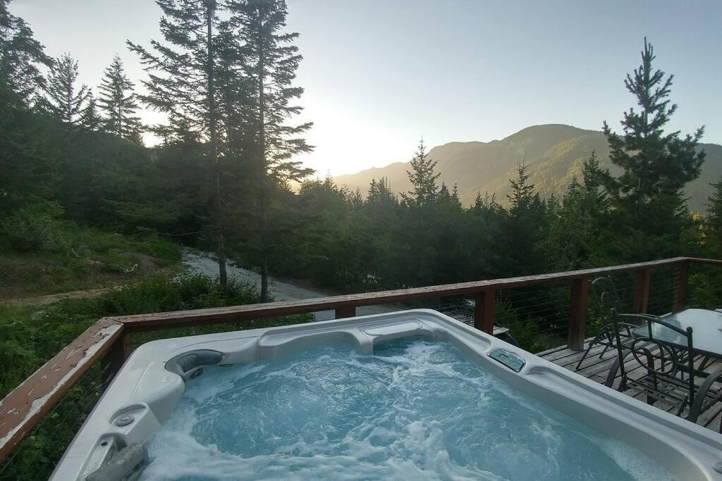 Hot Tub Cool Views: Roaring Creek Cabin Leavenworth Εξωτερικό φωτογραφία