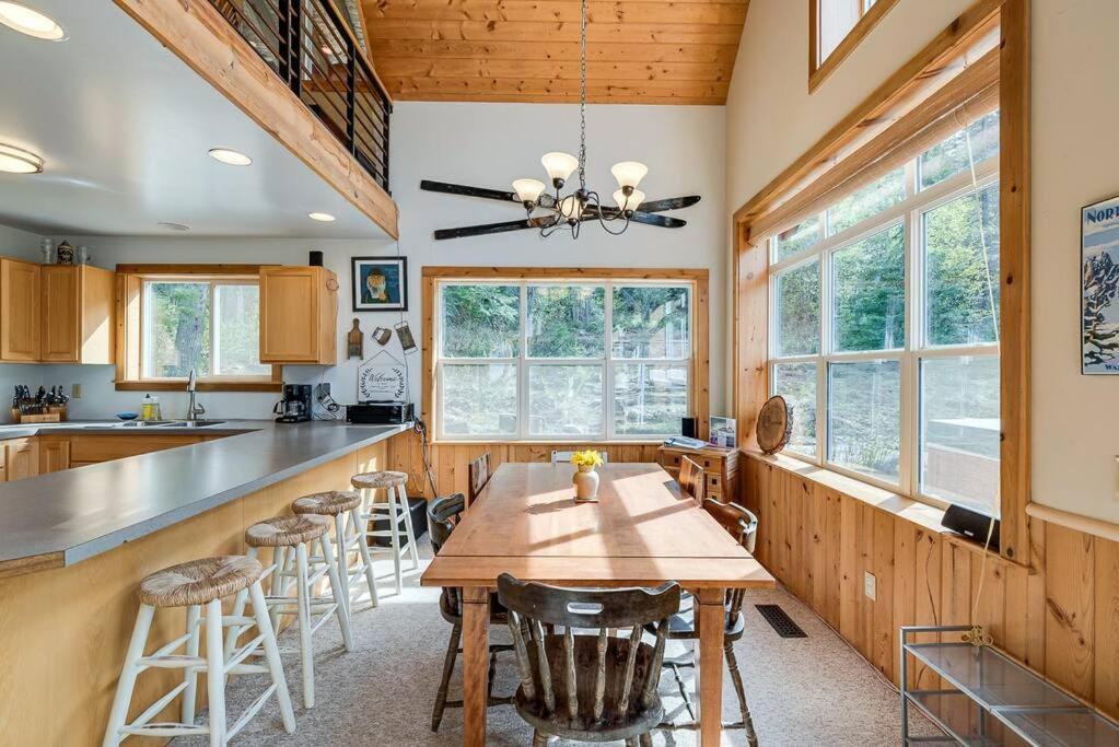 Hot Tub Cool Views: Roaring Creek Cabin Leavenworth Εξωτερικό φωτογραφία