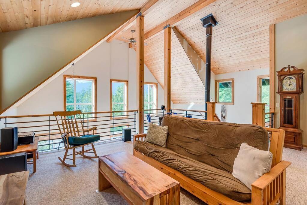 Hot Tub Cool Views: Roaring Creek Cabin Leavenworth Εξωτερικό φωτογραφία