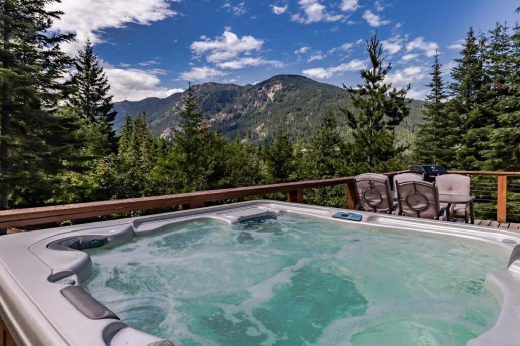 Hot Tub Cool Views: Roaring Creek Cabin Leavenworth Εξωτερικό φωτογραφία